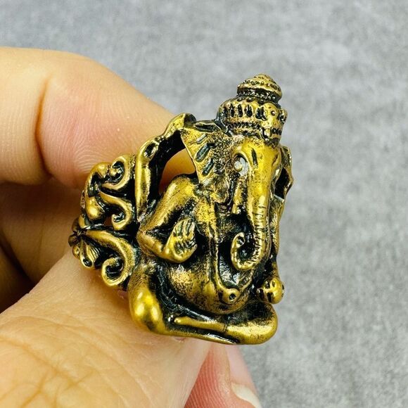 Gucci Ganesha Graphic Gold Plated Ring Medium NWT - Picture 1 of 10